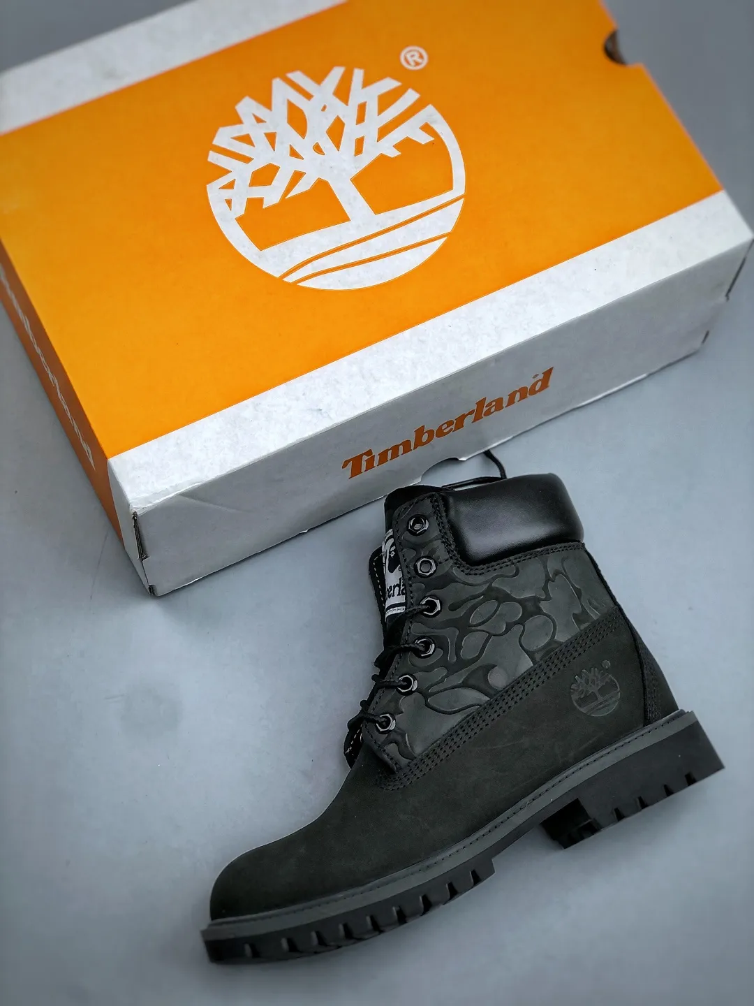 Local self-pickup💰560 Support store Timberland Timberland/Timberland rhubarb boots series Simple and comfortable mid-calf Martin boots Men's T Guangdong factory quality Trendy style Brand new process upgrade Original last type Export trade order Original box original packaging Paired with anti-odor and anti-corrosion high-elastic honeycomb latex insole to give you a perfect wearing experience High quality and durable, a must-have for sportsmen Specially designed to handle the bad looks, high-quality and first-class foot feel Size: 39-45